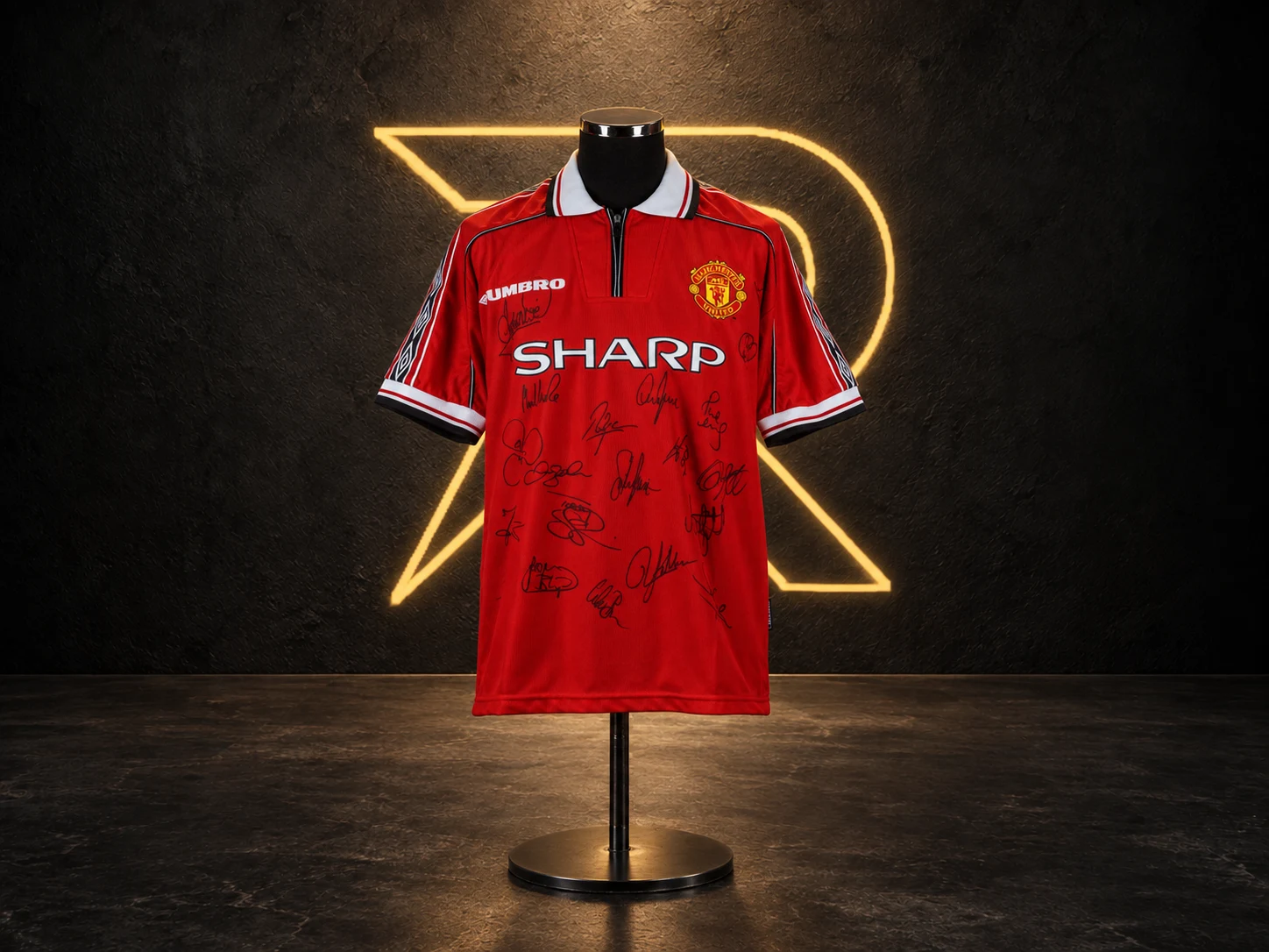 The Alastair Hall Collection — Manchester United Team-Signed Shirt, 1999